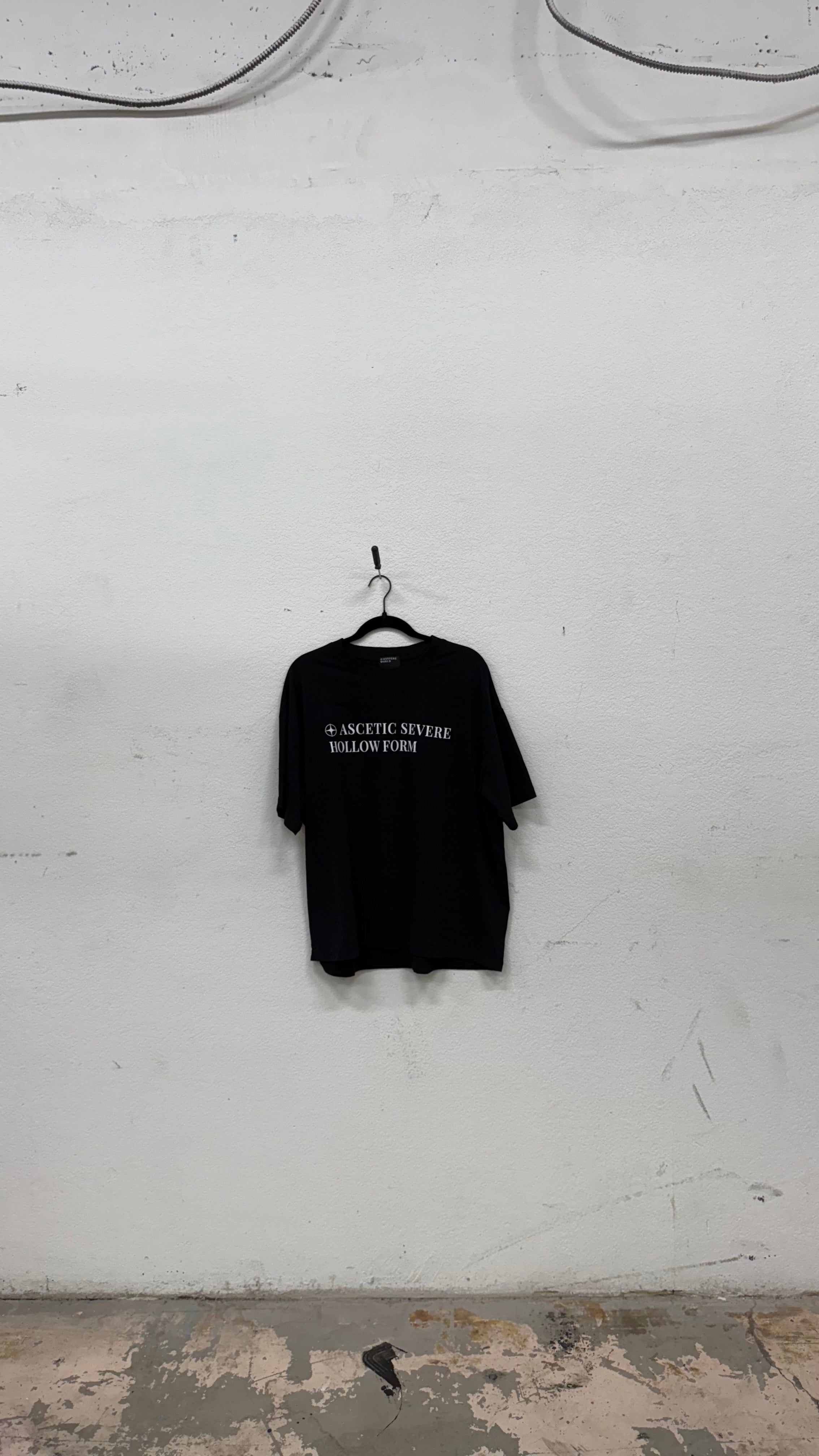 SCRIPT TEE BLACK
