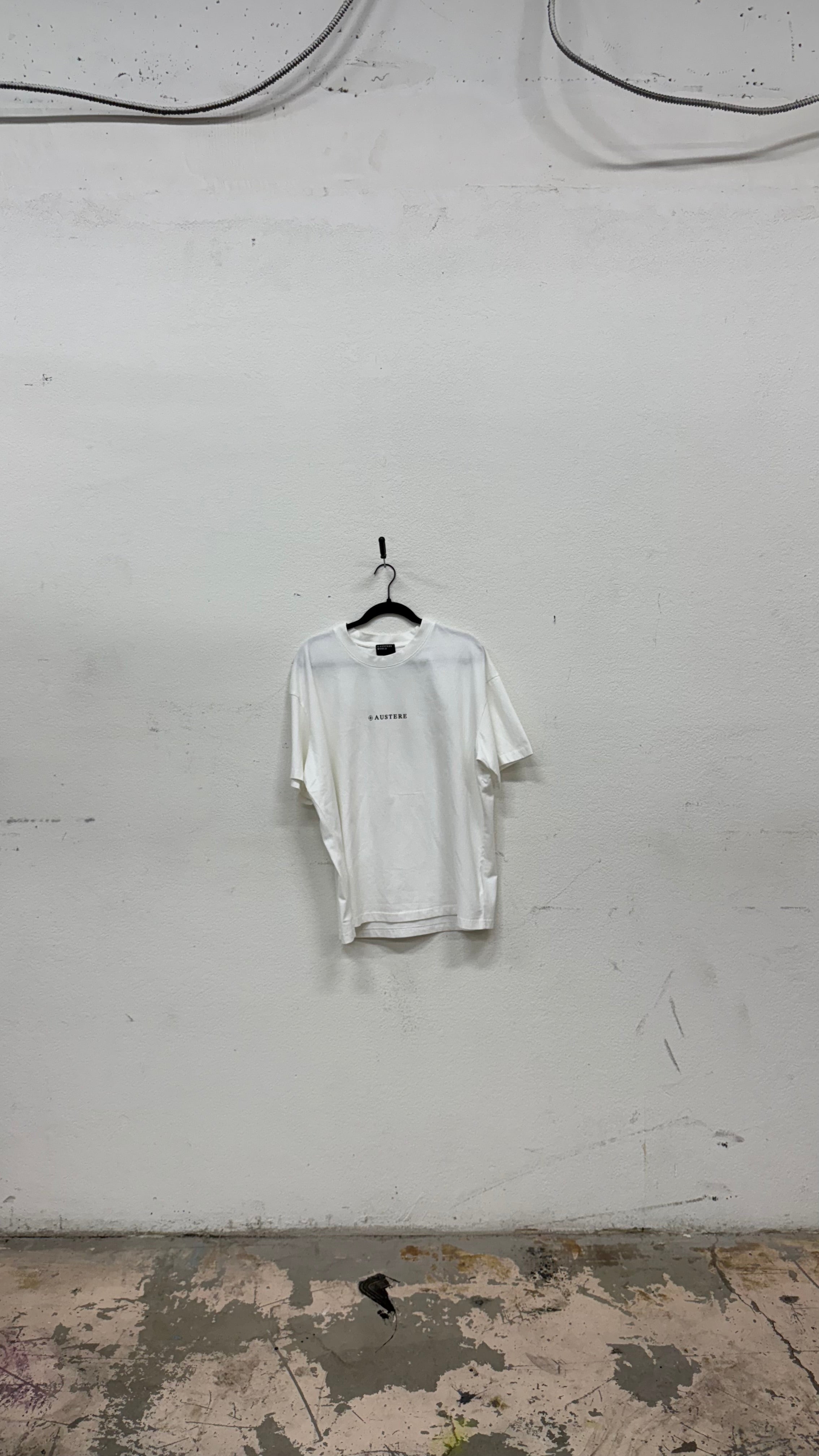LOGO TEE WHITE
